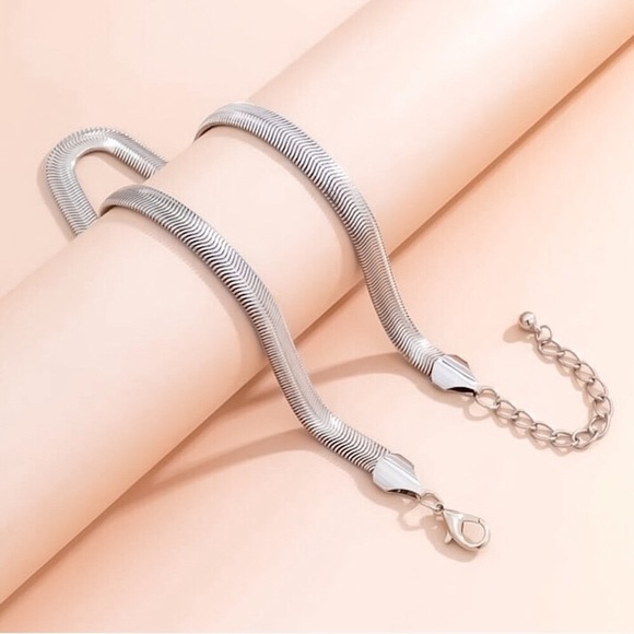 🔵𝟲𝟱%𝗢𝗙𝗙 𝗯𝘂𝗻𝗱𝗹𝗲𝘀 𝟯+🔵 NEW Flat Snake Stainless Steel Necklace - Picture 6 of 17